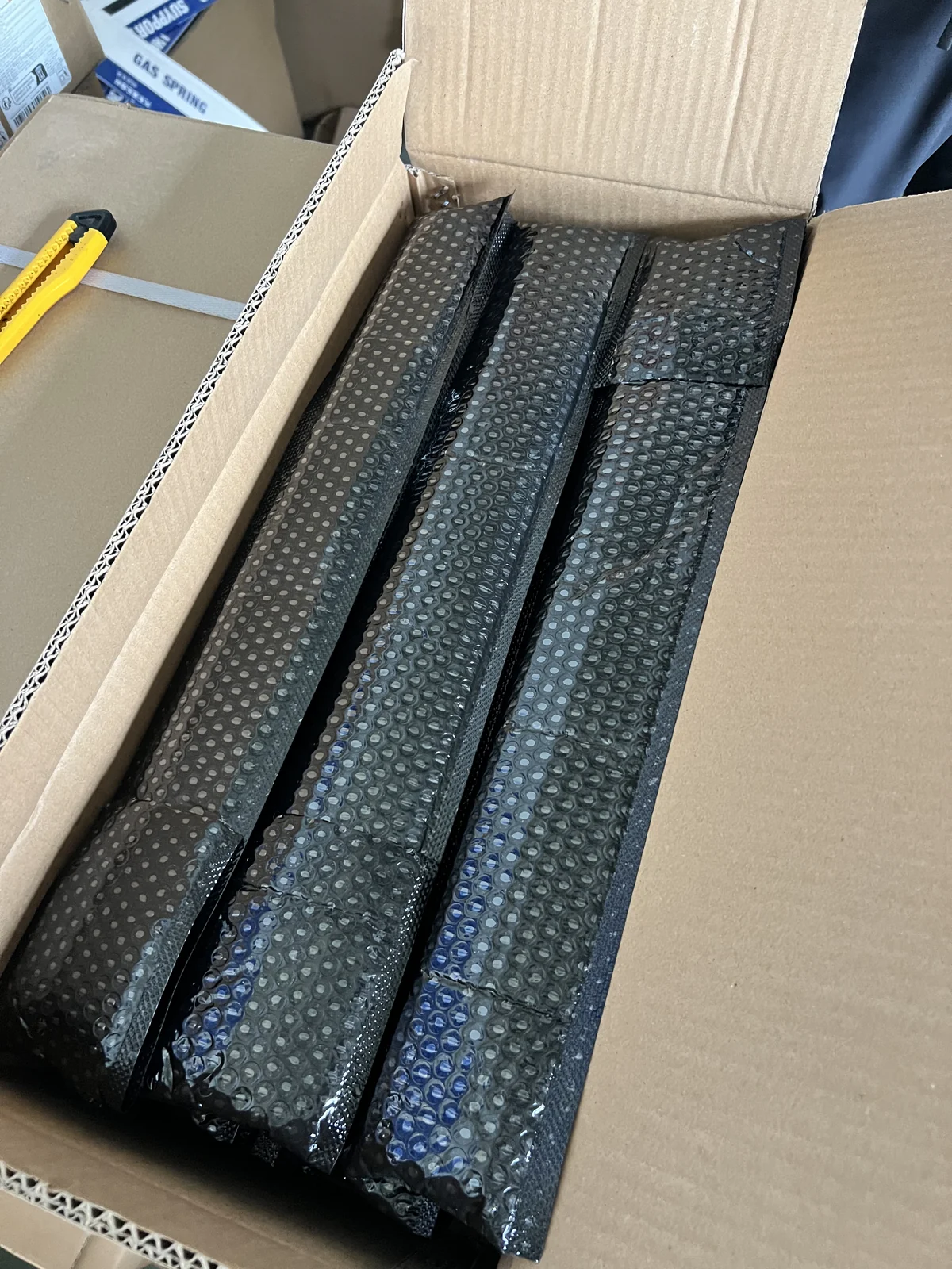 Separación y protección del producto dentro de la caja.