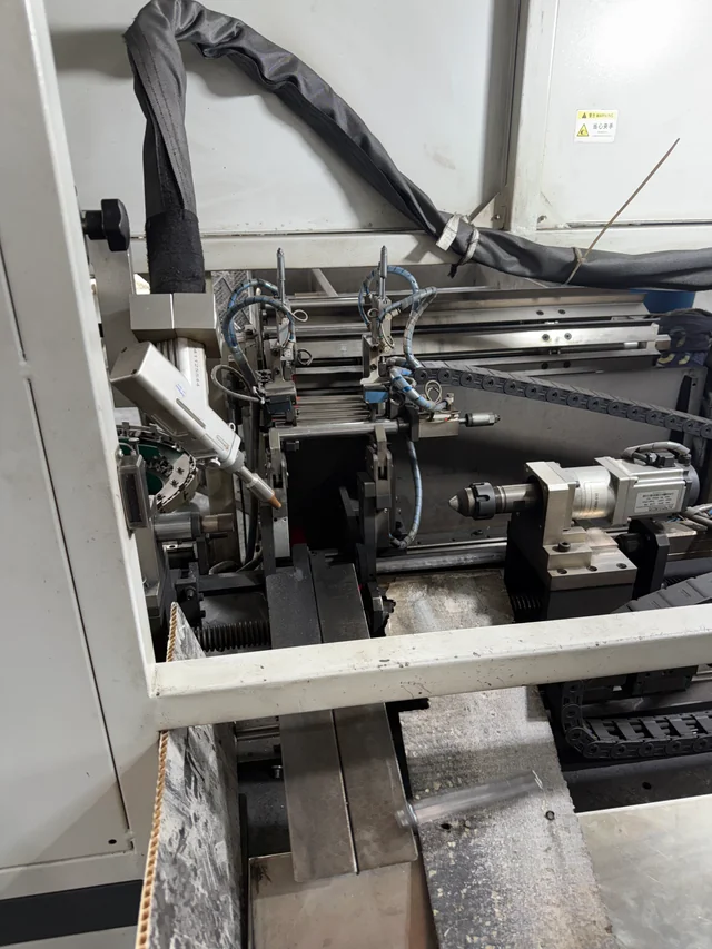 Cylinder welding equipment