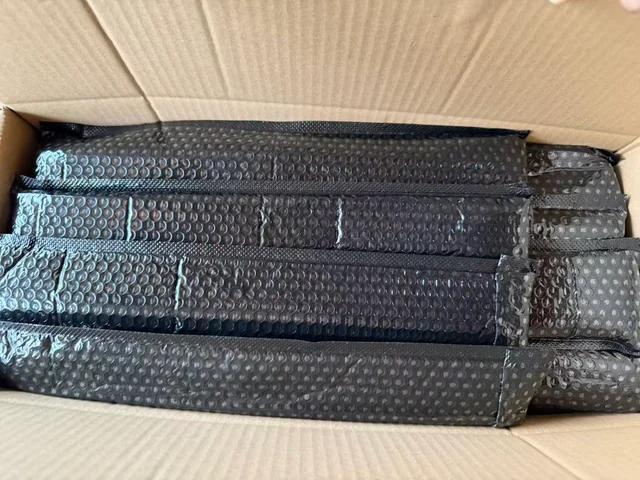 Gas springs with individual bubble-wrap protection