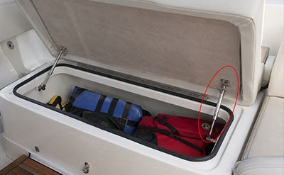 نابض غاز يدعم غطاء حجرة تخزين مفتوحاً